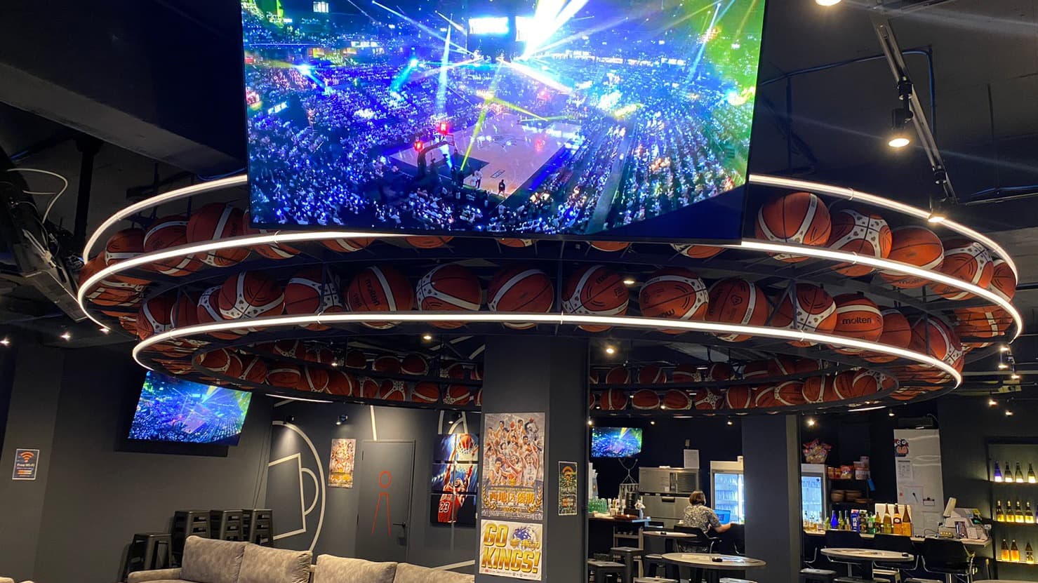 Music Bar KING｜沖縄市の貸切パーティー会場・50〜120名・DJイベント